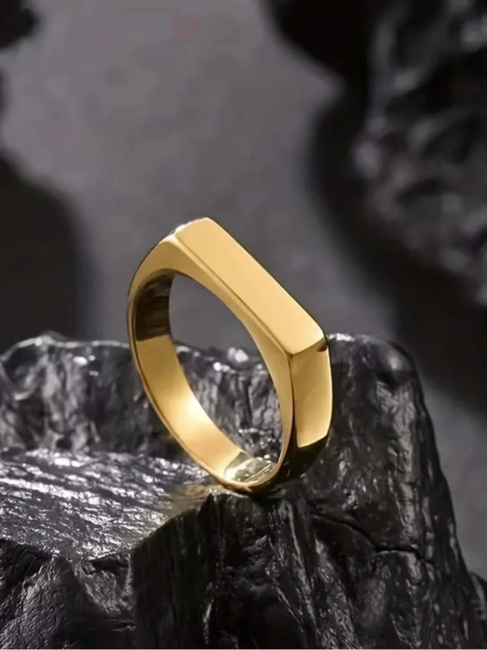 Minimalist Gold Flat Top Band Ring